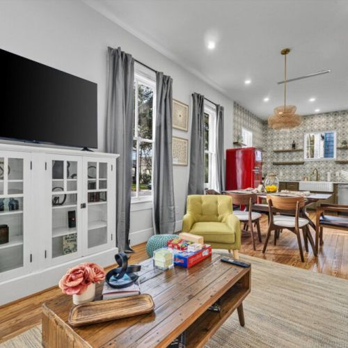 Open-concept living room with plenty of space. High-speed WiFi included.