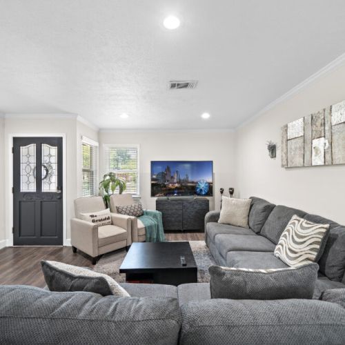 Perfectly designed to accommodate all your family and friends comfortably.