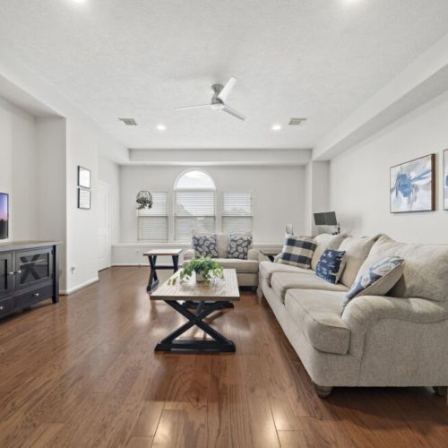 Family room area for big groups.