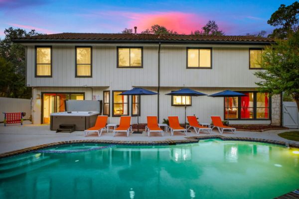 Pool Haven | Hot Tub Game Room Fire Pit Mini Golf