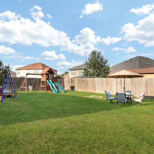 Perfect for all the family! And enough space for your furry friends.