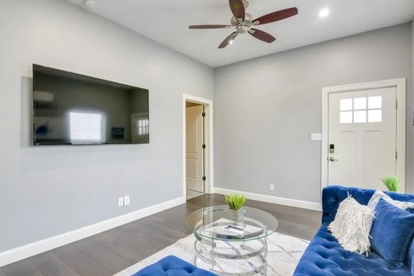 Modern Htown Flat Near Downtown + Midtown | WiFi