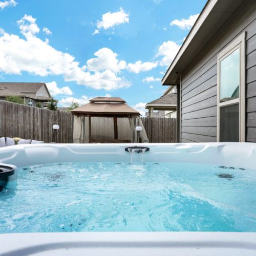 Enjoy our amazing private hut tub with your family and friends!