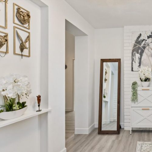 The first step into your relaxing retreat. Full-length mirror included.