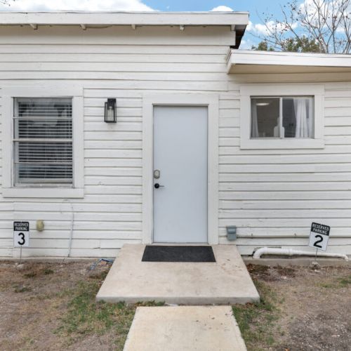 An exterior view of our lovely studio. Can't wait to host you!