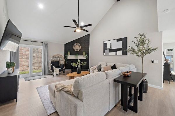 Houston Getaway | Yard BBQ | Games | WiFi | Pets