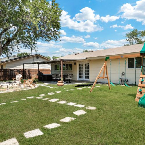 Perfect for all the family! And enough space for your furry friends.