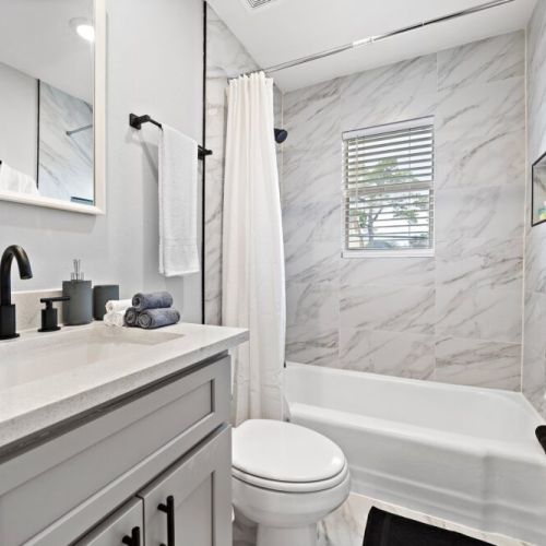 3rd full bathroom is fully stocked with all you need.