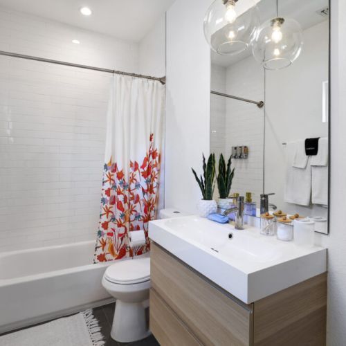 2nd full bathroom is fully stocked with all you need.