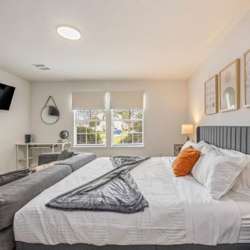 Lovely decorated so you feel right at home.