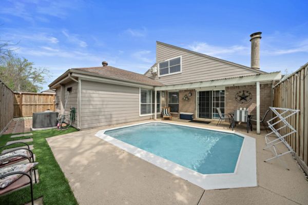 Houston Pool Getaway | Games | Parking WiFi | Pet