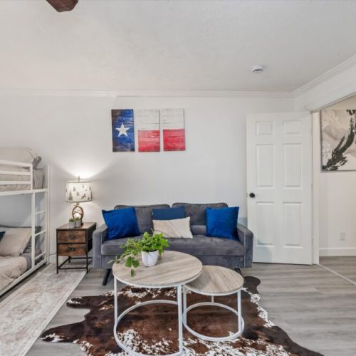 Texas has the best homes—and we’ve got them! Comfy couch included.