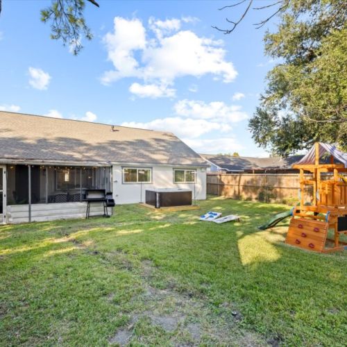 Perfect for all the family! And enough space for your furry friends.