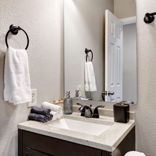 2nd full bathroom is fully stocked with all you need.