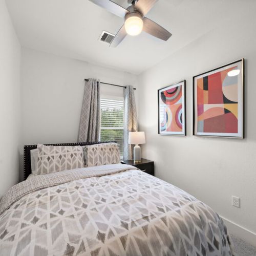 3rd bedroom with queen size bed.