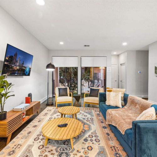 Perfectly designed to accommodate all your family and friends comfortably. Ideal for sharing among large groups.