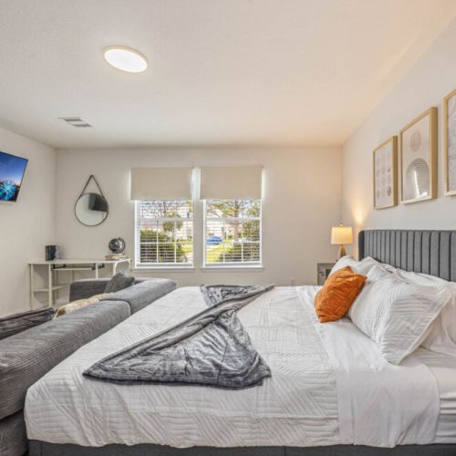 Lovely decorated so you feel right at home.