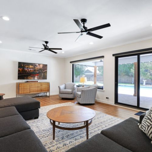 Perfectly designed to accommodate all your family and friends comfortably.
