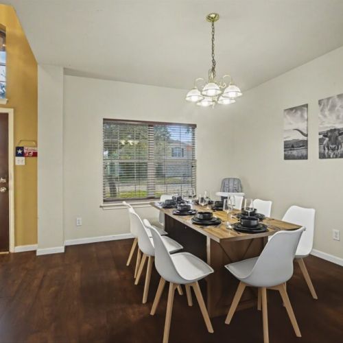 The perfect spot for shared meals and relaxing moments. High chair included for your family convenience.