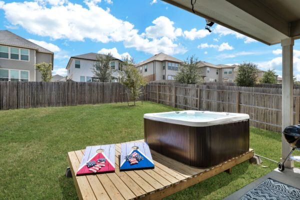 Hot Tub Getaway | Game Room Office Yard BBQ WiFi