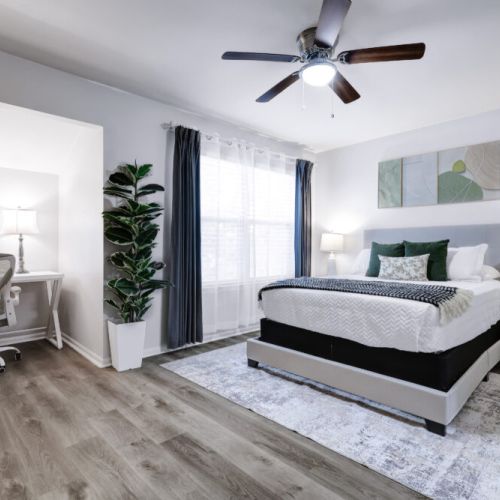 2nd bedroom with queen size bed. Desk and chair included!