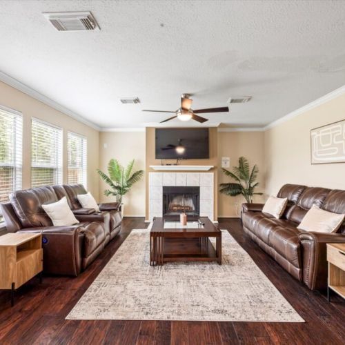 Perfectly designed to accommodate all your family and friends comfortably.