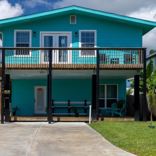 Peaceful neighborhood! Please note that the 1st floor is OFF-LIMITS and it is NOT included in your reservation.