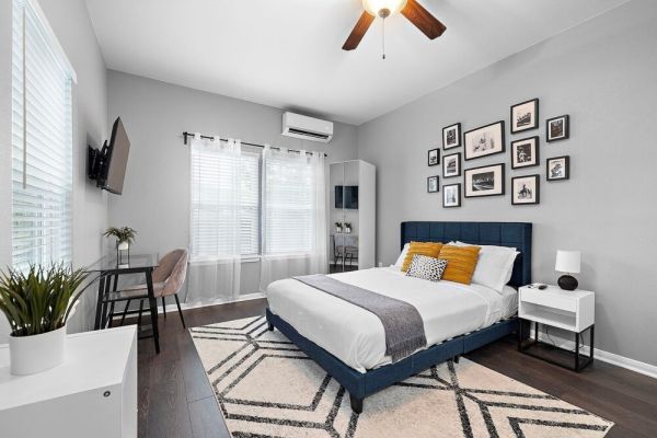 Modern Cozy Studio Nr Downtown | WiFi Workstation