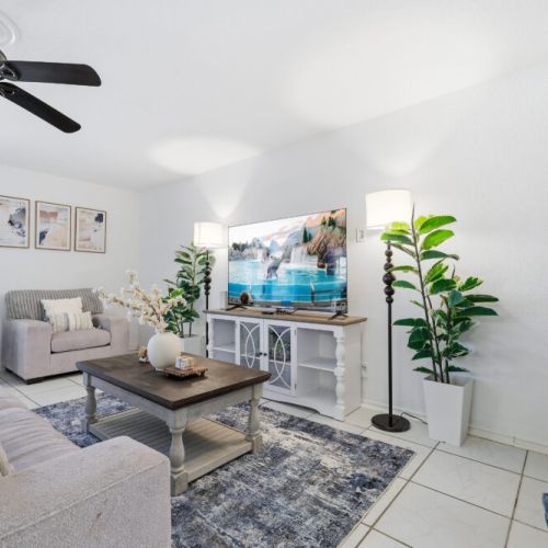 Perfectly designed to accommodate all your family and friends comfortably. Ideal for sharing among large groups.