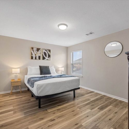 4th bedroom with queen size bed.