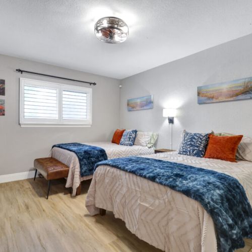 3rd bedroom with 2 full size beds.