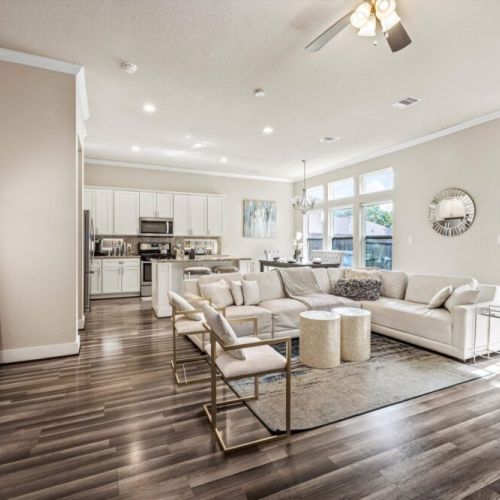 Perfectly designed to accommodate all your family and friends comfortably. Ideal for sharing among large groups.