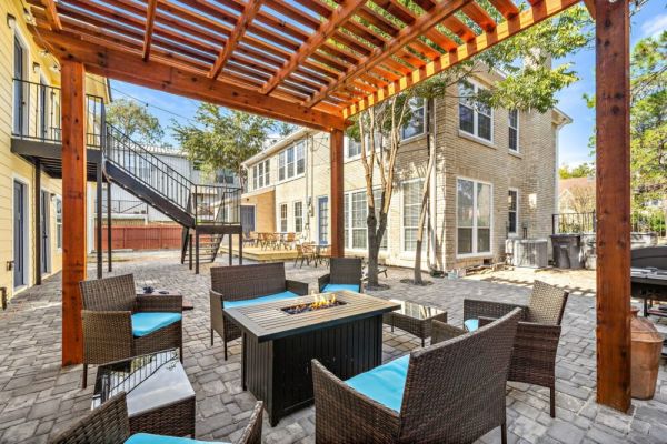 Midtown, Med Center, DT Home | Games | Patio BBQ