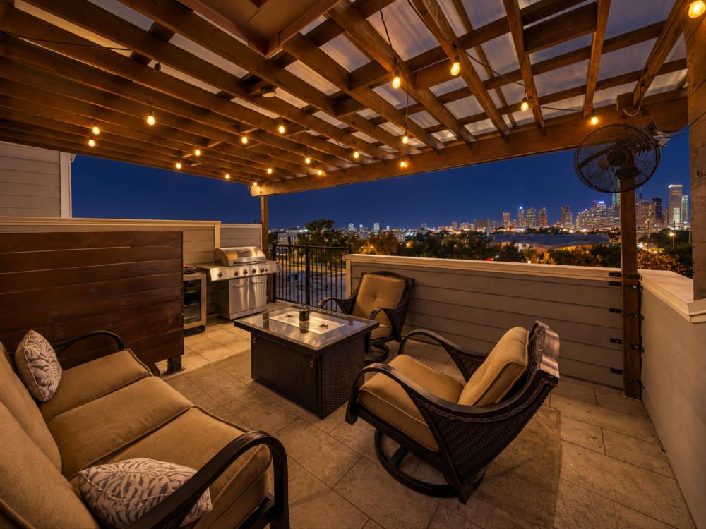 Contemplate the rooftop views while you fire up the grill and create unforgettable moments with the people you love. The fire pit is NOT FUNCTIONAL.