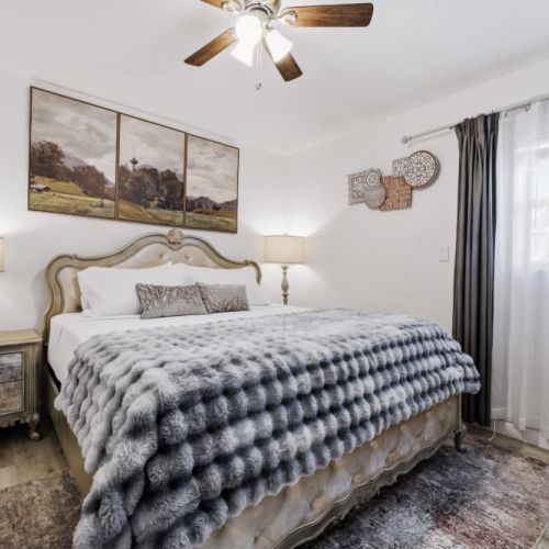 2nd bedroom with king size bed.