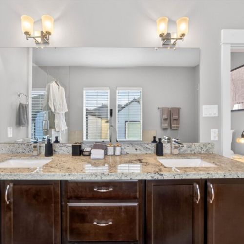 Dual sink included for maximun comfort.