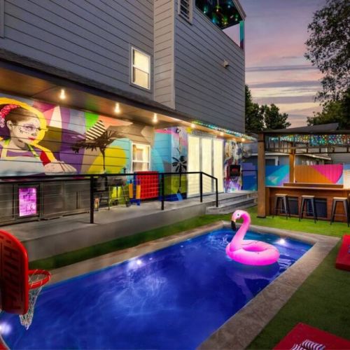 Brand new home super close to San Antonio Downtown, packed full of amenities.