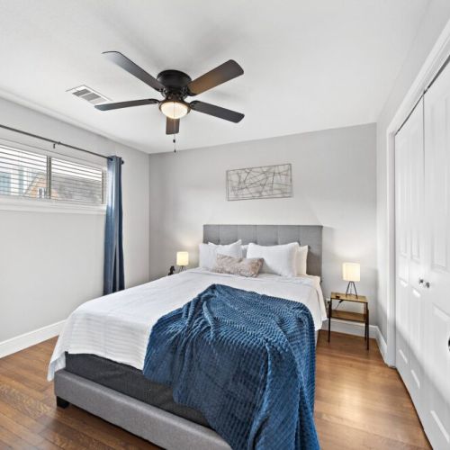 4th bedroom with 1 queen size bed! TVs included in all bedrooms.