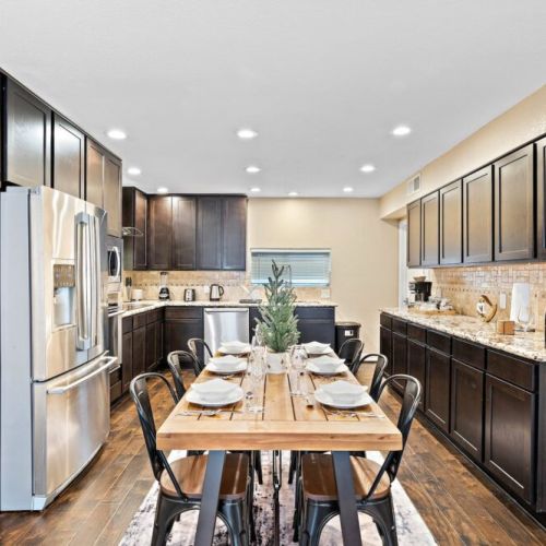 Fully equipped kitchen with high quality granite countertops.
