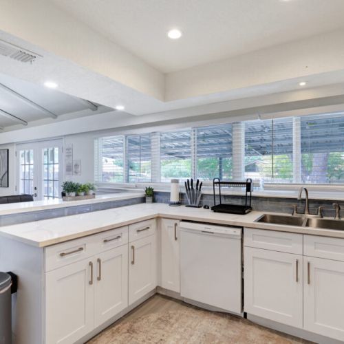 Plenty of space to prepare a delicious meal for your whole group.