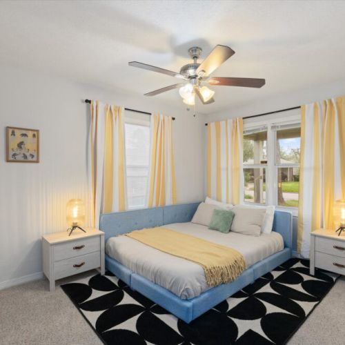 4th bedroom with full size bed.