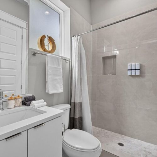3rd full bathroom is fully stocked with all you need.