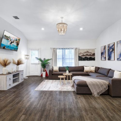 Perfectly designed to accommodate all your family and friends comfortably.