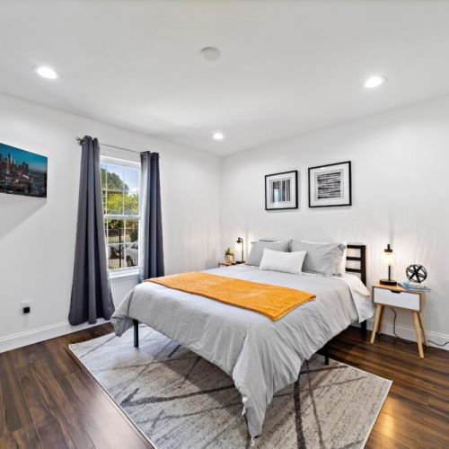 3rd bedroom with queen size bed.