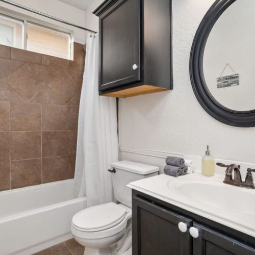 3rd full bathroom is fully stocked with all you need.