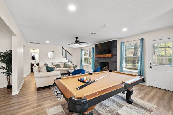 Houston Getaway | Yard BBQ | Game Room | Sleep 16