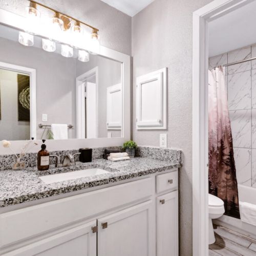 2nd full bathroom is fully stocked with all you need.