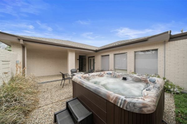 Nr Galleria & Med Center | Hot Tub | Games | WiFi