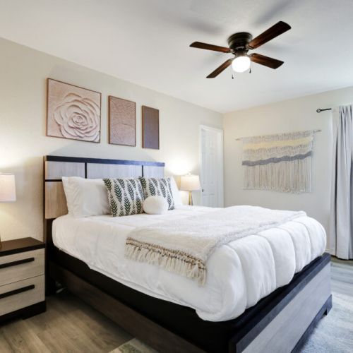 4th bedroom with queen size bed.