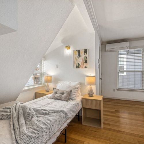 Lovely decorated so you feel right at home.